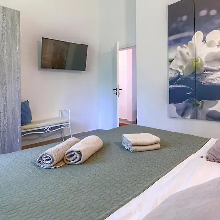 Augusta Tatil Evi Tomisici