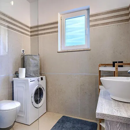 Tatil Evi Augusta Tomisici