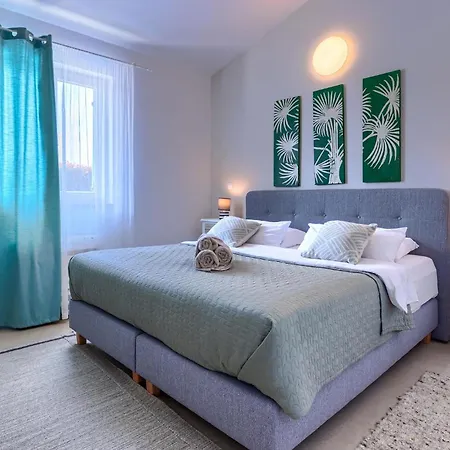 Augusta Tatil Evi Tomisici