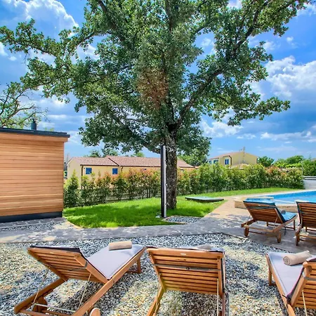 Holiday home Augusta Tomisici