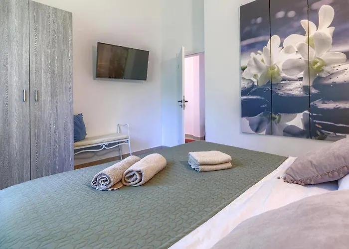 Augusta Vikendica Tomisici