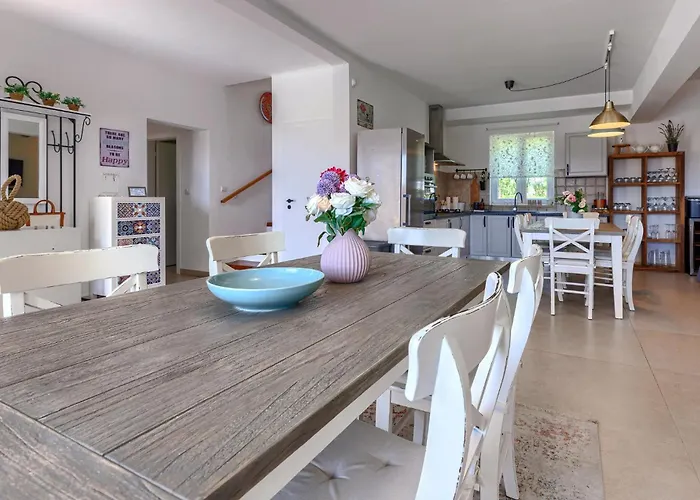 Augusta Vikendica Tomisici